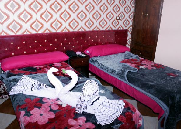 Tiba Hotel Асуан Екстериор снимка